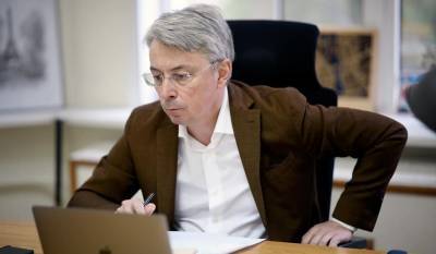 Александр Ткаченко - Министр Ткаченко: Подпольная вакцинация – это российский фейк - news.bigmir.net