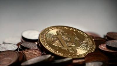 Капитализация рынка криптовалют впервые превысила 1 трлн долларов - riafan.ru - Москва - США