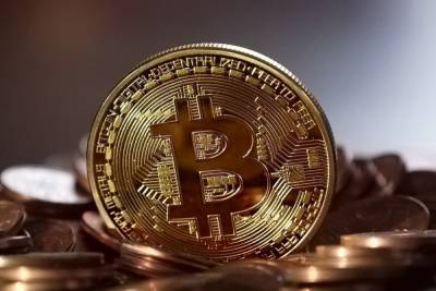 Стоимость биткоина впервые превысила $38 тыс - mk.ru