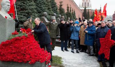 Геннадий Зюганов - Ленин со Сталиным вертятся в гробах: Зюганов поздравил соратников с Рождеством!... - newizv.ru