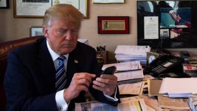 Дональд Трамп - Марк Цукерберг - Аккаунты Трампа в Facebook и Instagram заблокировали до конца его президентства - gazeta.ru - США