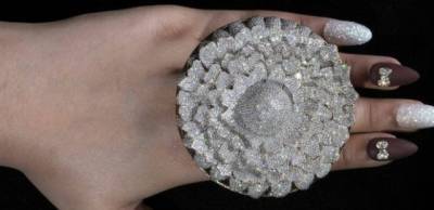 Индийский ювелир создал уникальное кольцо с 12 тысячами бриллиантов (ФОТО) - enovosty.com