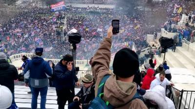 Дональд Трамп - Чак Шумер - Нэнси Пелоси - Конгрессмены настаивают на отстранении Трампа от власти - vesti.ru - США