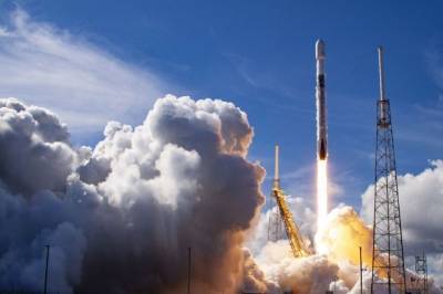 SpaceX запустила ракету-носитель с турецким спутником связи - aif.ru - США - Турция - шт.Флорида