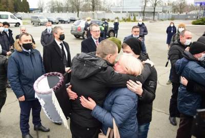 Василий Боднар - В Украину вернулись четыре моряка с танкера, задержанного в Ливии пять лет назад - kp.ua - Ливия