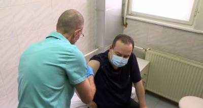 Ивица Дачич - Александр Вулин - "Хотел именно русскую вакцину": глава МВД и спикер парламента Сербии привились "Спутник V" - lv.sputniknews.ru - Сербия - Латвия