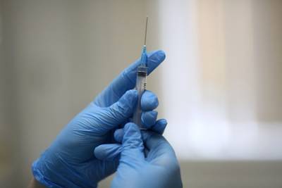 Али Хаменеи - Иран запретил вакцины от коронавируса из Великобритании и Америки - lenta.ru - США - Англия - Иран
