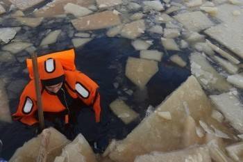 Двое рыбаков провалились под лед в Череповецком районе - vologda-poisk.ru - Череповца - район Череповецкий