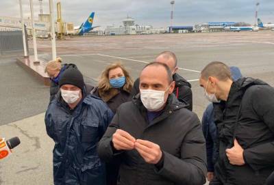 Арсен Аваков - Антон Геращенко - Украинские моряки вернулись домой из африканского плена - lenta.ua - Ливия