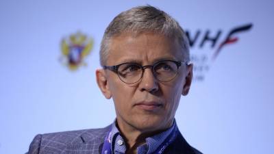 Василий Уткин - Игорь Ларионов - Уткин охарактеризовал тренерские качества Ларионова и игру сборной России на МЧМ-2021 - russian.rt.com