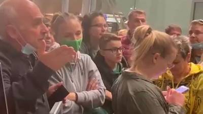 Екатерина Короткова - Прокуратура проверит причины 10-часовой задержки рейса в Москве - runews24.ru - Москва