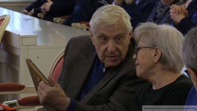 Олег Басилашвили - Алиса Фрейндлих - СМИ сообщили о здоровье Фрейндлих и Басилашвили, заразившихся COVID-19 - nation-news.ru - Санкт-Петербург
