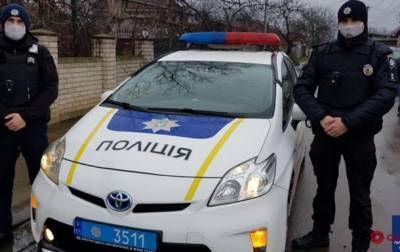 В Одессе мужчина посреди улицы порезал себе вены - korrespondent.net - Одесса - Одесская обл.