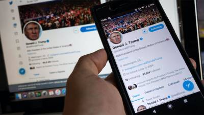 Дональд Трамп - Трамп заявил, что блокировка аккаунта в Twitter не заставит его замолчать - gazeta.ru - США