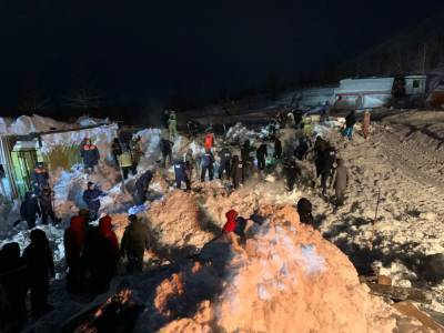 Спасатели нашли тело мужчины на месте схода лавины под Норильском - runews24.ru - Норильск