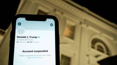 Дональд Трамп - CNN: Twitter намерен пресекать попытки Трампа обойти блокировку - russian.rt.com - США