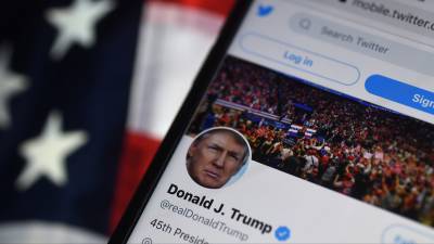 Дональд Трамп - Politico: Трамп «взбесился» из-за блокировки его аккаунта в Twitter - russian.rt.com - США