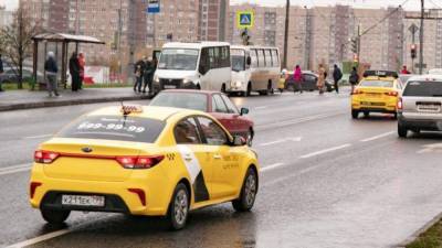 Власти Калужской области отказались от требований к цвету такси - polit.info - Калужская обл.