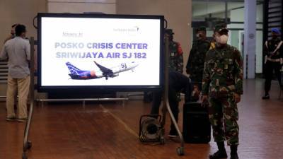Индонезийские СМИ: на борту разбившегося самолета Sriwijaya Air находились 65 человек - mir24.tv - Indonesia - Джакарта