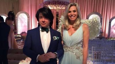 Валентин Юдашкин - Жена онкобольного Юдашкина показала свадебное фото в честь 33-й годовщины - 5-tv.ru