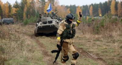 Кадровый офицер РФ разрядил целую обойму в боевика «ЛНР» на Донбассе - goodnews.ua - ЛНР - Луганск