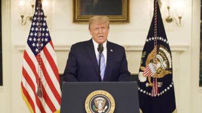 Дональд Трамп - Соцопрос: свыше половины американцев поддерживают досрочное отстранение Трампа от власти - golos-ameriki.ru