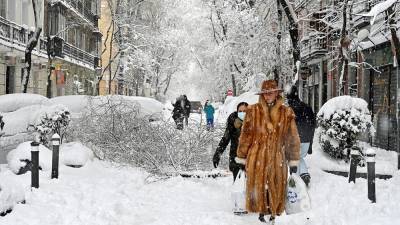 Испания под снегом: жертвы и транспортный хаос - ru.euronews.com - Россия - Испания - Мадрид - Лондон