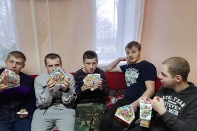 Сладкие подарки доставили воспитанникам Бельско-Устьенского дома-интерната - mk-pskov.ru - Псков