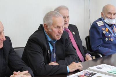 Валерий Брагин - На Сахалине наградили ветеранов спорта - sakhalin.info - Россия - Сахалинская обл.
