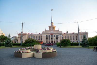 Рядом с железнодорожным вокзалом в Петрозаводске построят парковку - gubdaily.ru - Петрозаводск - республика Карелия