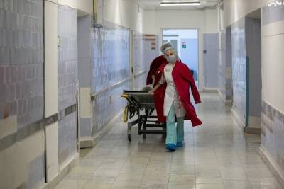 Лариса Кокорина - В Зауралье из-за роста числа заболевших коронавирусом увеличивают число коек в больницах - znak.com - Курганская обл.