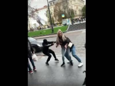 "Хотели снять социальный ролик". Тиктокеров из Львова накажут за имитацию похищения девушки - gordonua.com - Украина - Львовская обл.