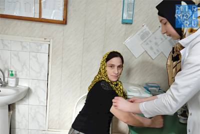 Главный библиотекарь Карабудахкентского района призвала граждан пройти вакцинацию от коронавируса - mirmol.ru - район Карабудахкентский
