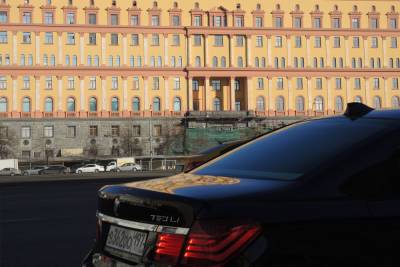 Владимир Путин - Дмитрий Песков - ФСБ не согласовывала с Путиным список по запрещенным сведениям - mk.ru - Россия
