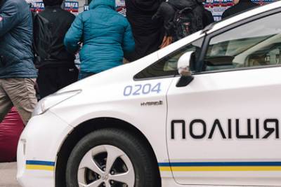 Полицейские Харькова вынудили россиянина взять в долг для получения взятки - lenta.ru - Россия - Украина - Харьков