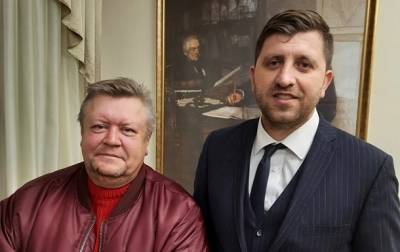 Глава Госархива заявил об обстреле своего авто в Киеве, ранен водитель - korrespondent.net - Украина - Киев