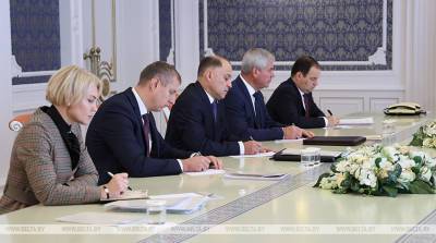 Александр Лукашенко - Роман Головченко - Лукашенко: с Президента спустя четверть века надо снимать несвойственные ему нагрузки - belta.by - Белоруссия