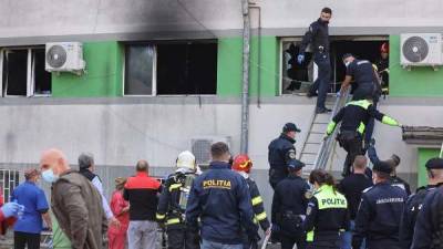 Девять человек стали жертвами пожара в румынском COVID-госпитале - runews24.ru - Румыния