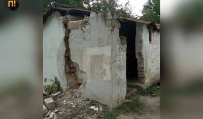 Родителей в Крыму возмутил выгребной «деревенский туалет» в школе - newizv.ru - Крым - Симферополь