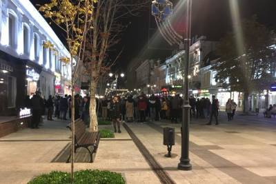 На проспекте Кирова несовершеннолетним пели матерные песни - saratov.mk.ru - Саратов