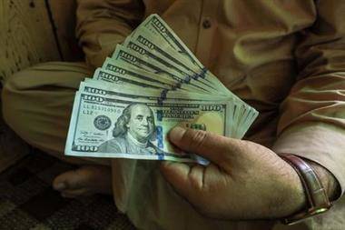 "Идеальный шторм" поднял доллар над падающими рынками - smartmoney.one - США - Нью-Йорк - Нью-Йорк