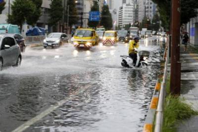 На Японию обрушился мощный тайфун (ВИДЕО) - enovosty.com - Токио - Япония - Нагоя
