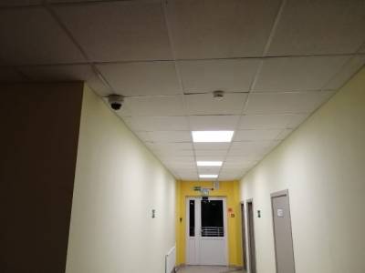 Подрядчик восстановил потолок в новой школе села Дутово - bnkomi.ru