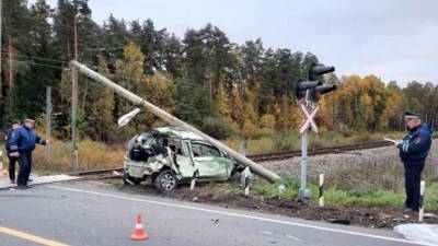 Под Иваново пассажирский поезд столкнулся с легковым автомобилем - iz.ru - Москва - Израиль - Саратовская обл. - Махачкала - Иваново - Ивановская обл.