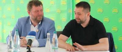 Давид Арахамия - Александр Корниенко - Арахамия и Корниенко хотят вручать депутатам премию «Золотая сосна»: кого будут номинировать - w-n.com.ua
