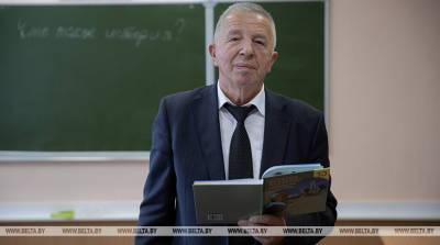 "Выпускники звонят за советами, вплоть до выбора невесты". Как учителя находят общий язык с учениками - belta.by - Белоруссия - Минск