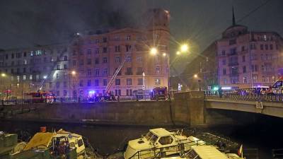 Эвакуированных из-за пожара петербуржцев разместили в здании школы - iz.ru - Санкт-Петербург - Израиль - район Петроградский, Санкт-Петербург