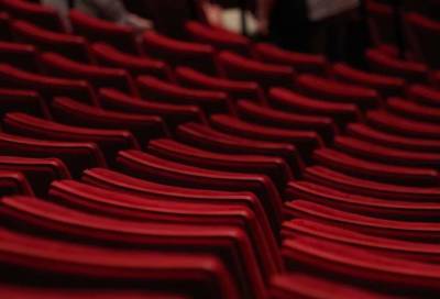 Евгений Кулеш - В Большом театре во время оперы артиста убило рампой - online47.ru