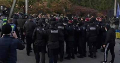 Петр Порошенко - Медведчук - Дом Порошенко шесть раз пытались взять штурмом этой ночью - news-front.info - Украина - Киев - Донбасс