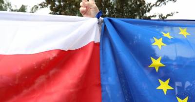 Поляки протестуют против решения суда о независимости судебной системы Польши от ЕС - rus.delfi.lv - Польша - Варшава - Латвия - Гданьск - Познань